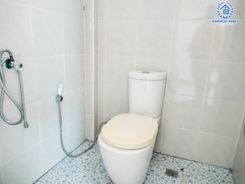 *****บ้านเดี่ยวมือสอง นนทบุรี หมู่บ้าน ชวนชมพาร์ค2 บางกรวย-ไทรน้อย หลังมุม เนื้อที่ 79.3 ตร.ว. ฟังก์ชัน 5 ห้องนอน 4 ห้องน้ำ ที่จอดรถ 2 คัน พื้นที่ใช้สอยกว้างขวาง ภายในตกแต่งสวยเหมือนใหม่ สิ่งอำนวยความสะดวกครบครัน เดินทางสะดวกทำเลติดถนนใหญ่  เชื่อมต่อถนนบางกรวย-ไทรน้อย, ถนนกาญจนาภิเษก, ถนนชัยพฤกษ์